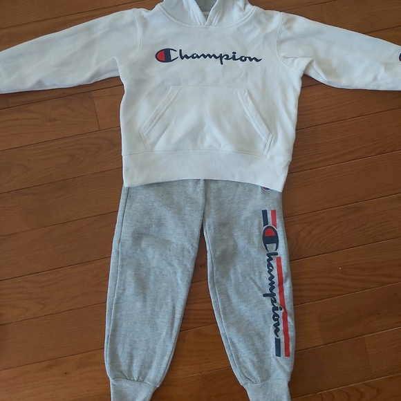 Cute Champion toddler boys set - Picture 2 of 2
